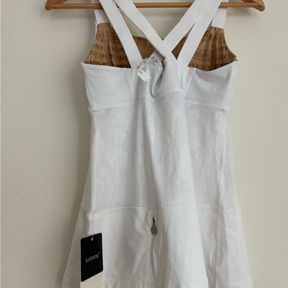 LuluLemon Chaturanga Tank Top in White NEW - Picture 6 of 13